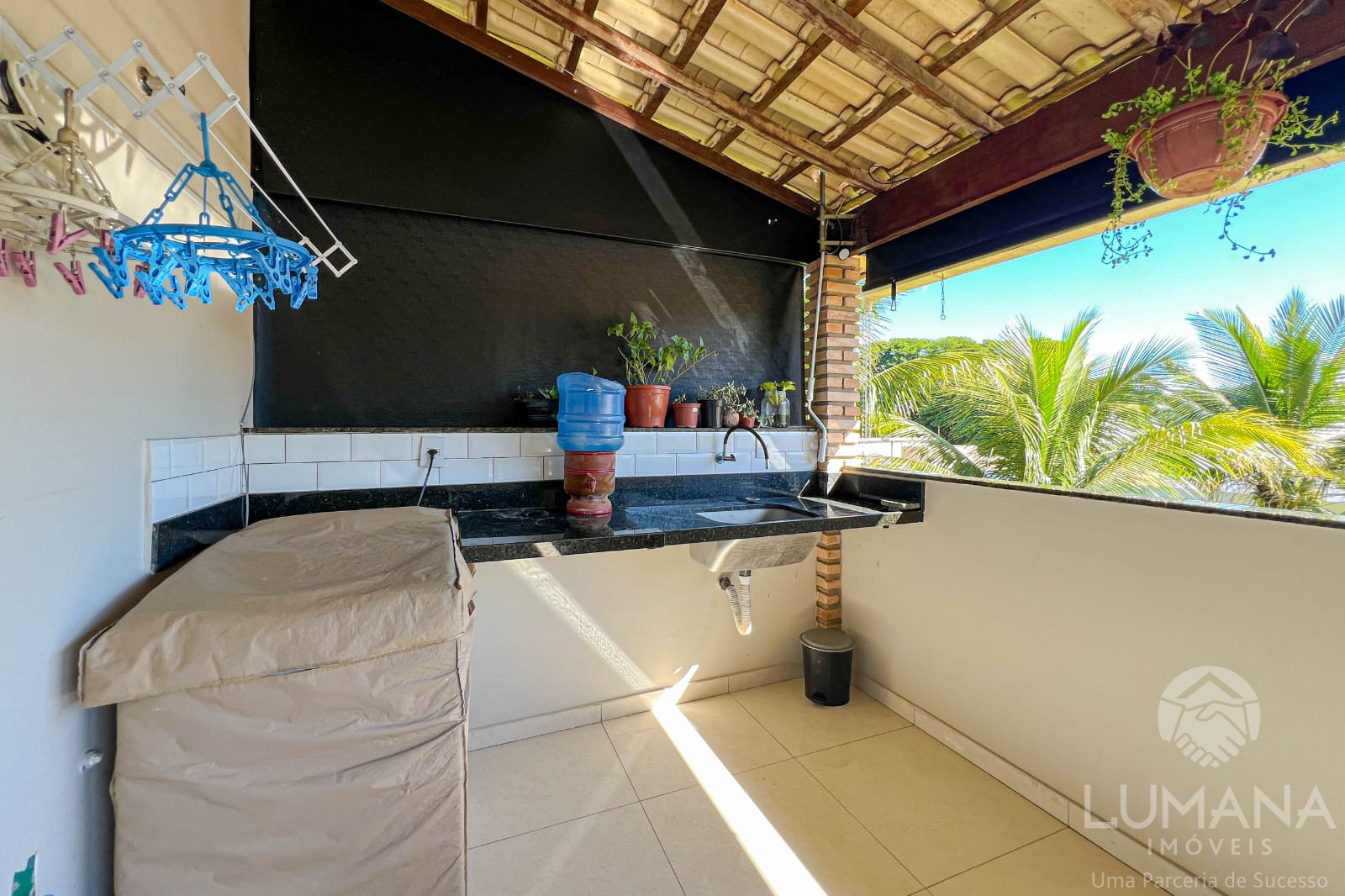 CASA NO RECANTO DA LAGOA