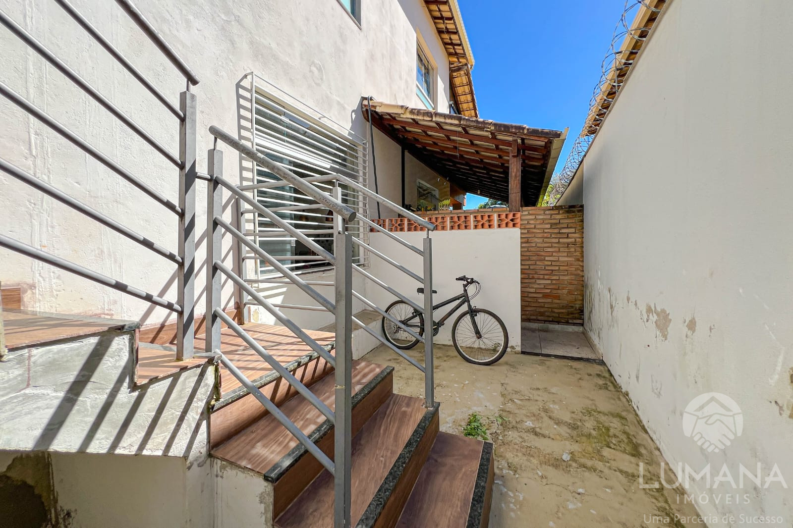 CASA NO RECANTO DA LAGOA