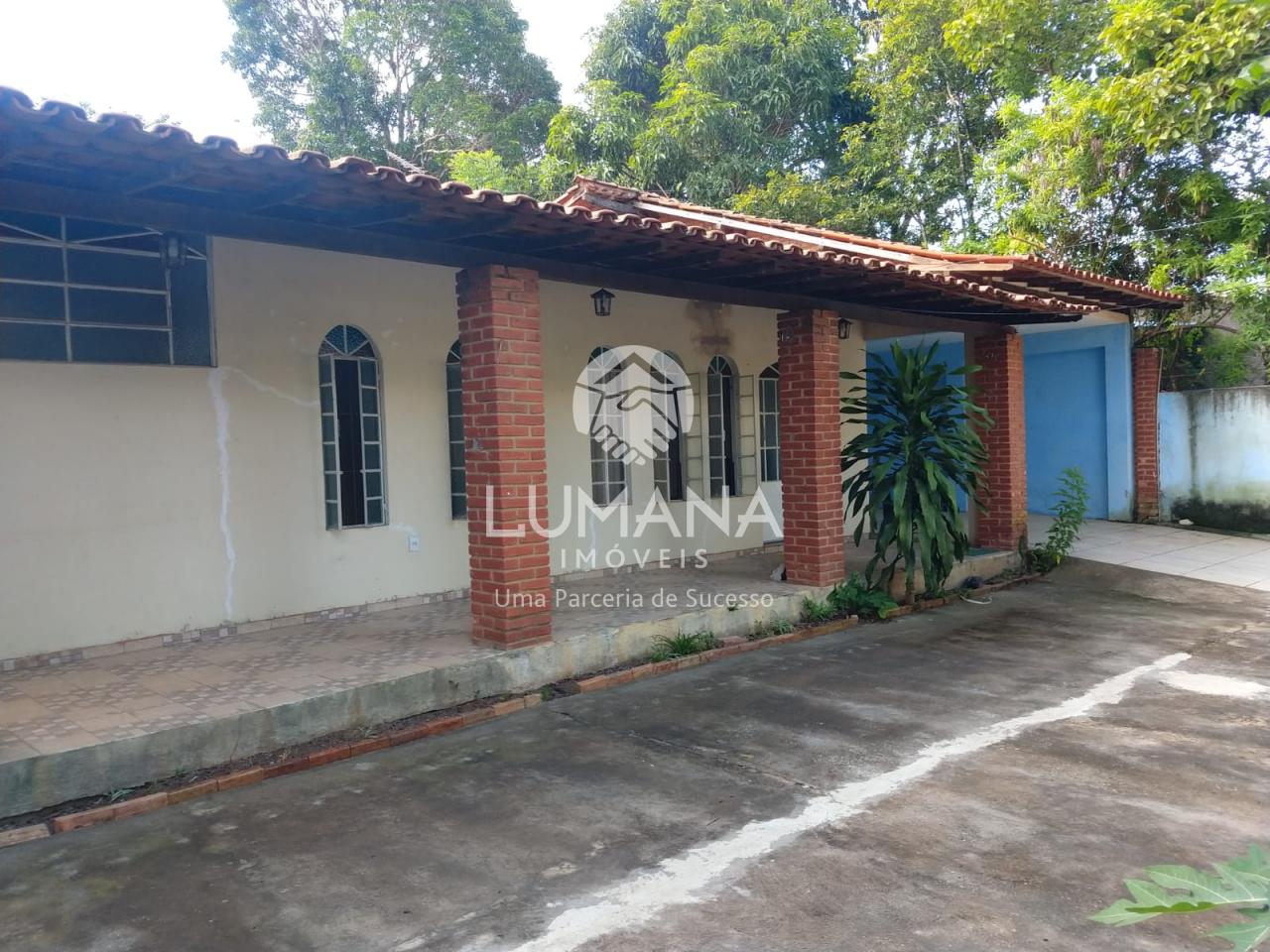 CASA COM PISCINA