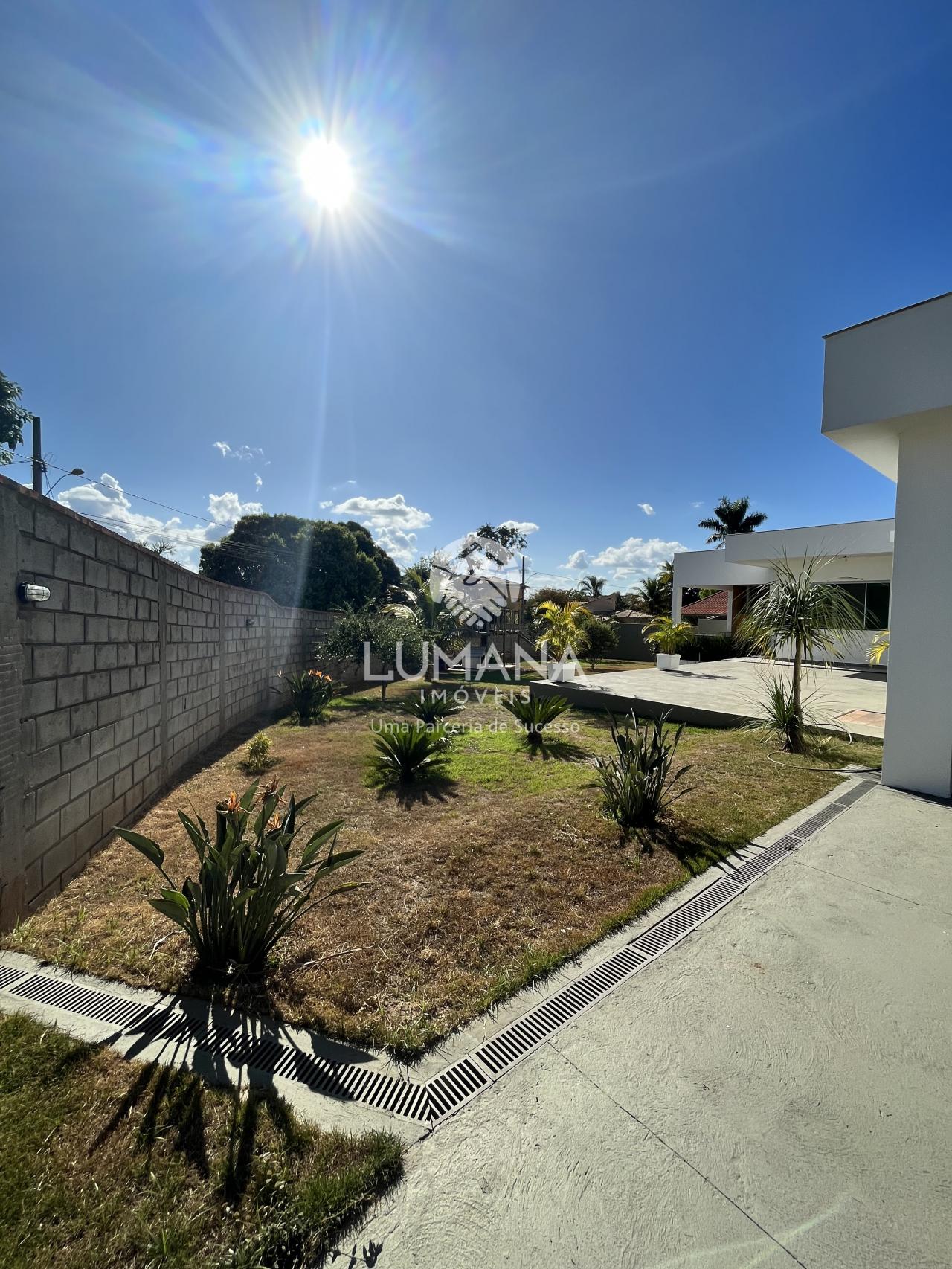 CASA PRÓXIMA A LAGOA