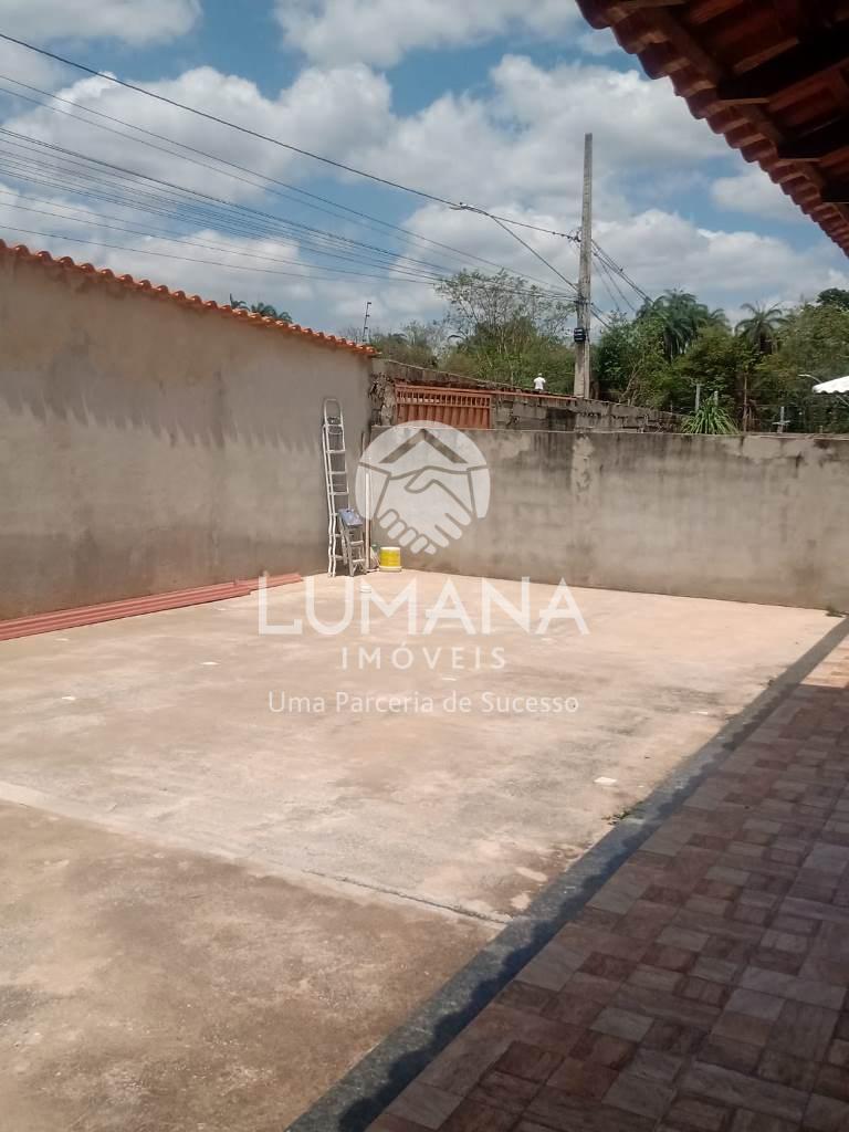 CASA COM PISCINA