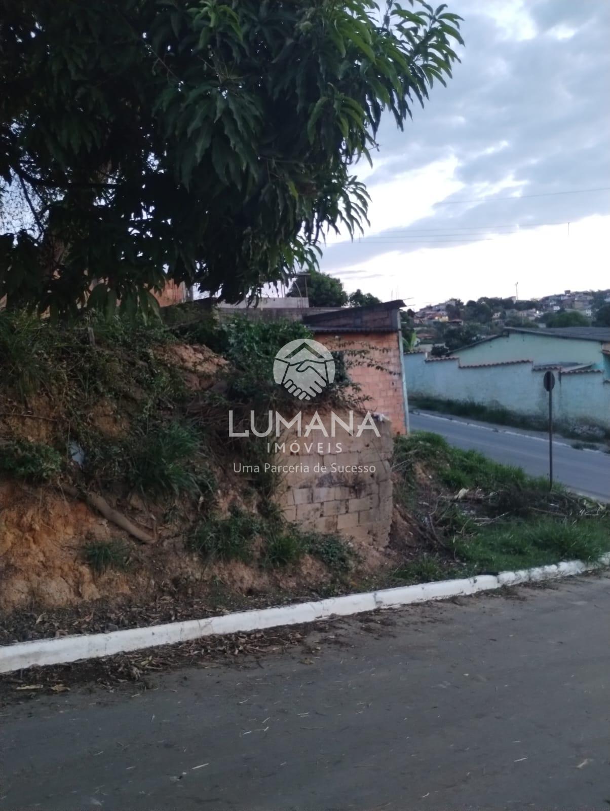 LOTE COM CONSTRUÇÃO