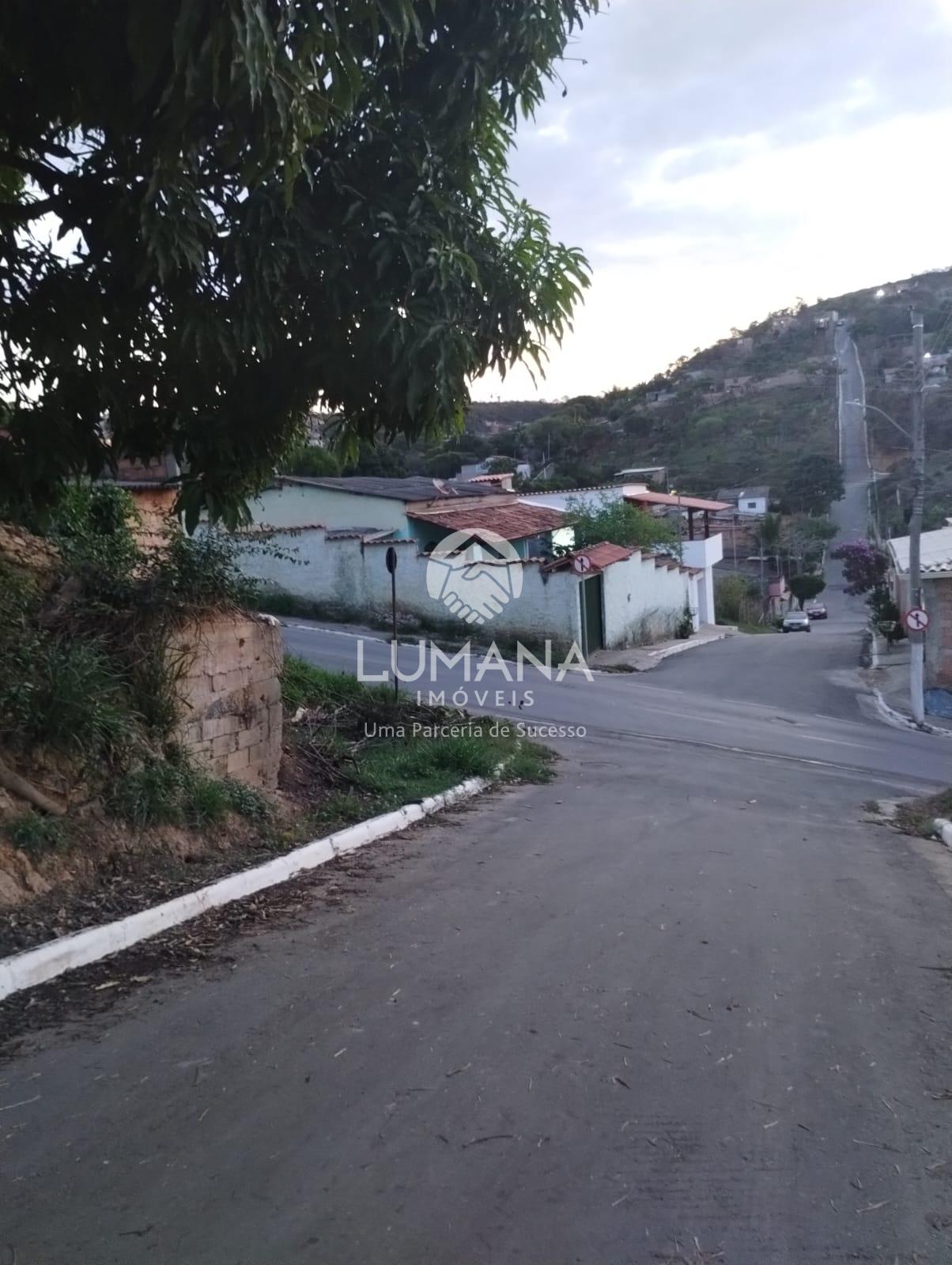 LOTE COM CONSTRUÇÃO