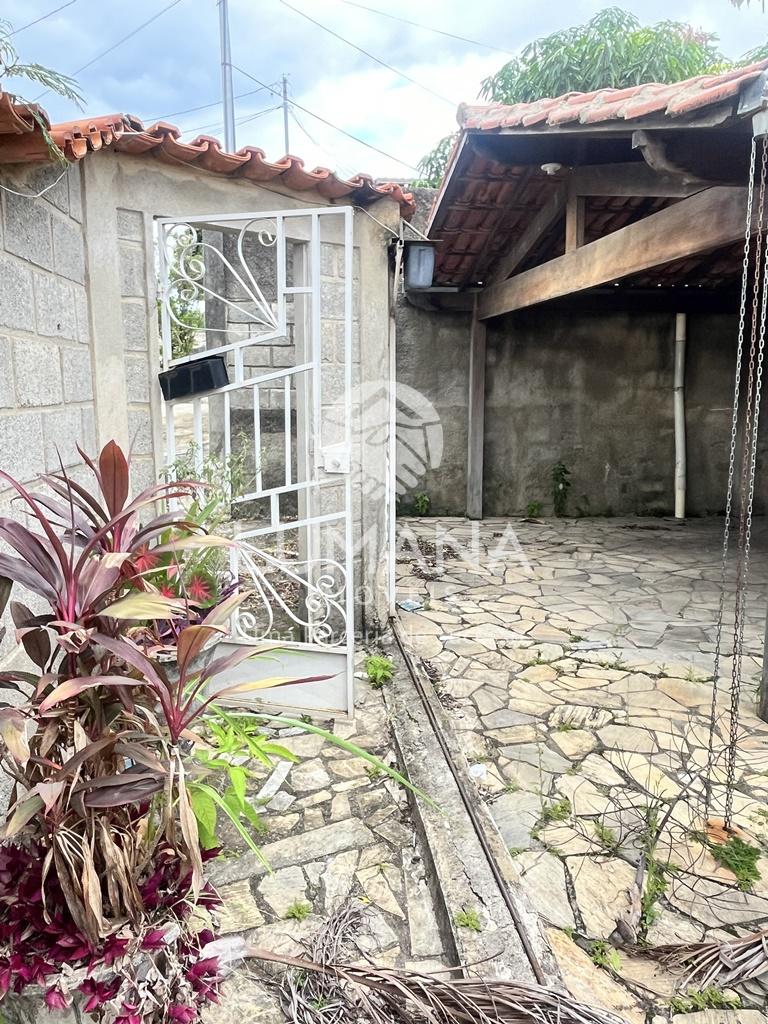 CASA COM QUINTAL
