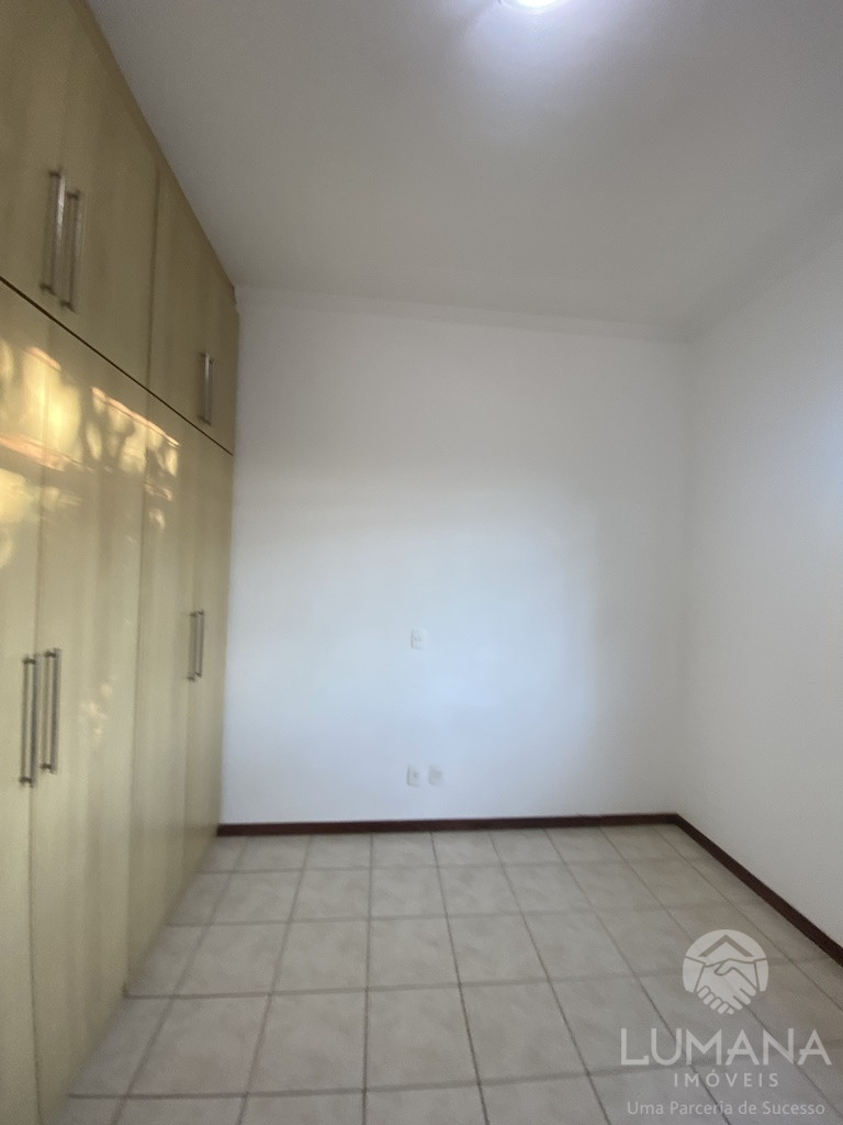 CASA COM PISCINA
