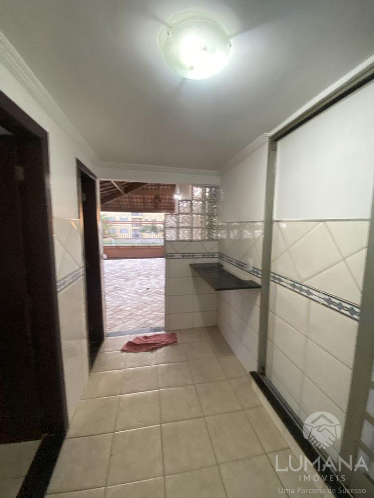 CASA COM PISCINA