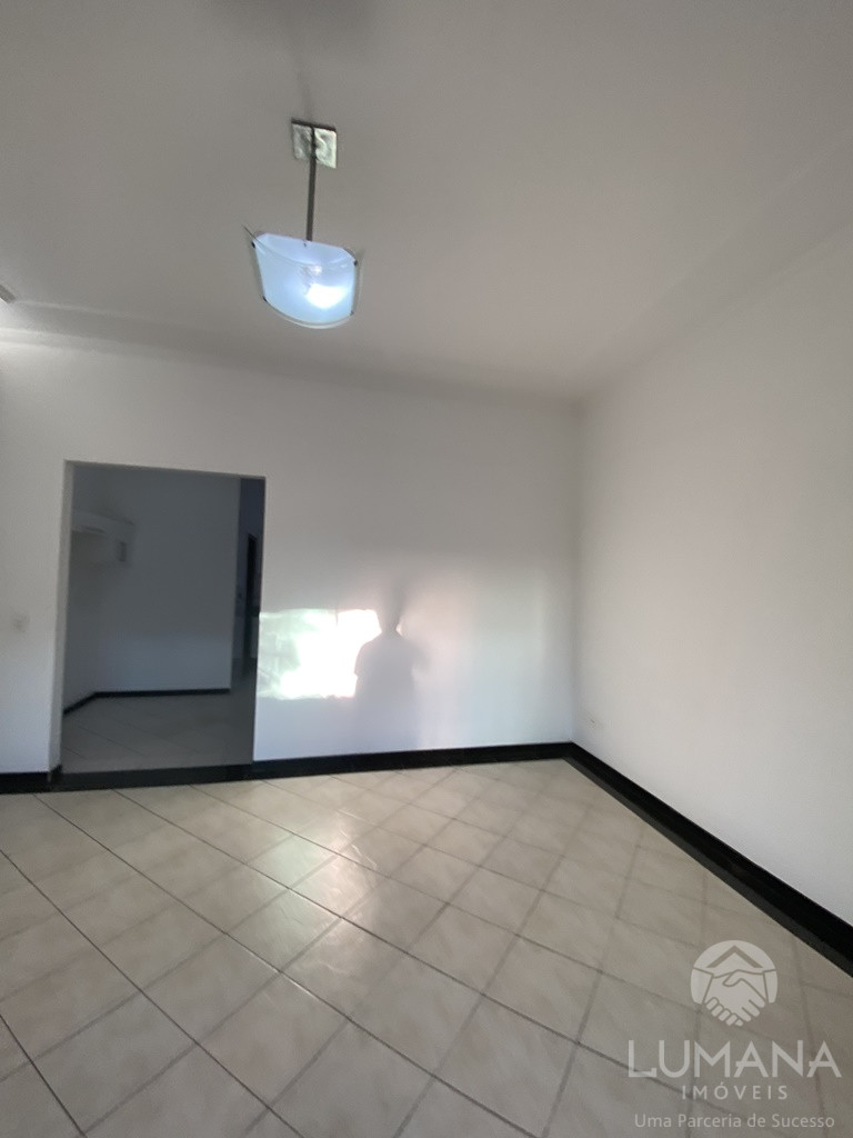 CASA COM PISCINA