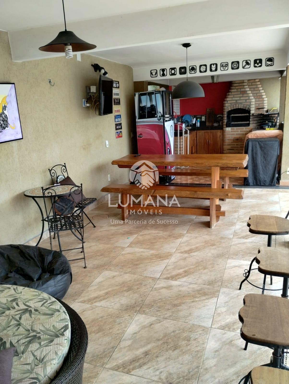 CASA COM PISCINA — foto 36 — São Benedito, Santa Luzia, MG
