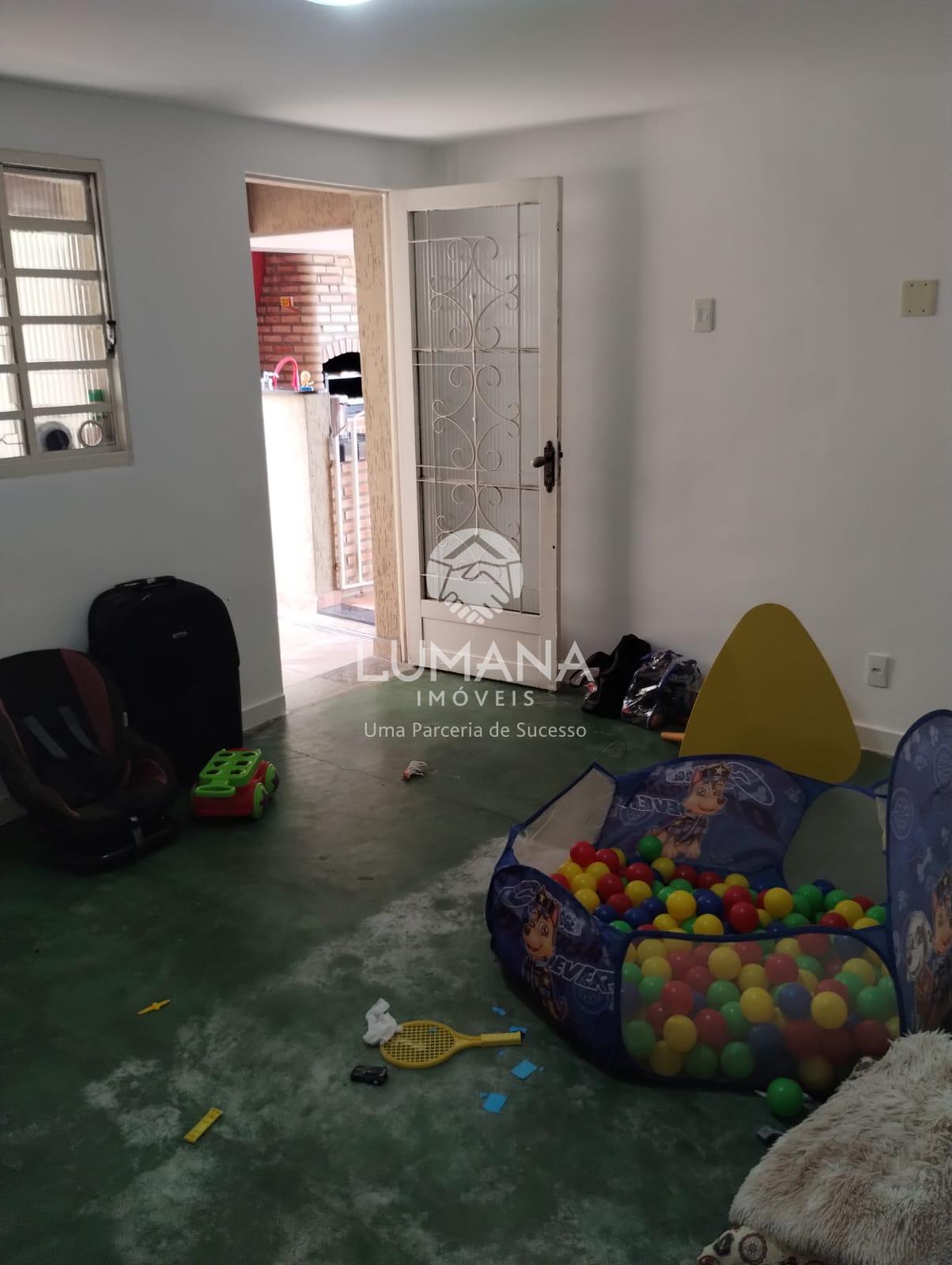 CASA COM PISCINA — foto 45 — São Benedito, Santa Luzia, MG