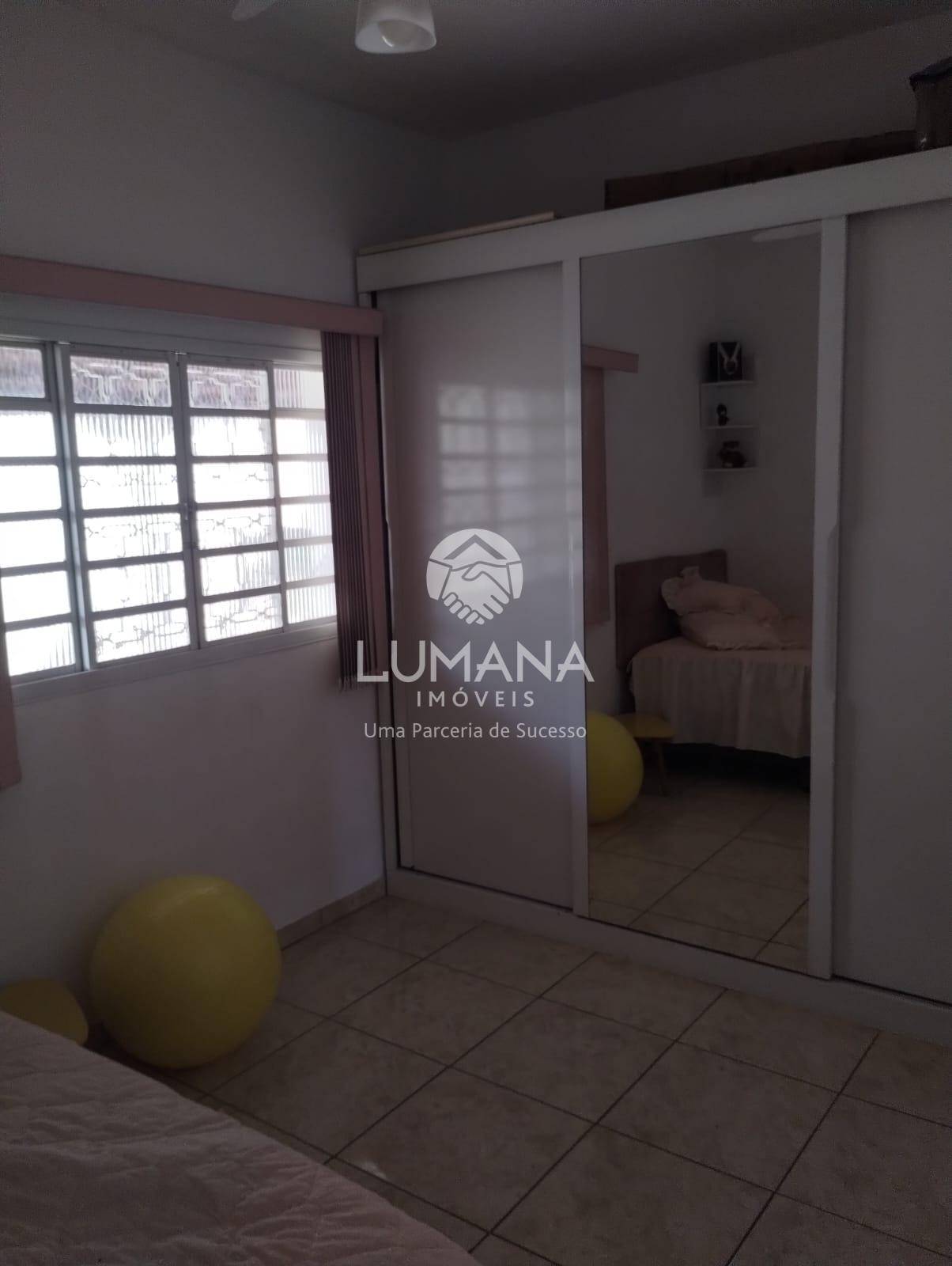 CASA COM PISCINA — foto 23 — São Benedito, Santa Luzia, MG