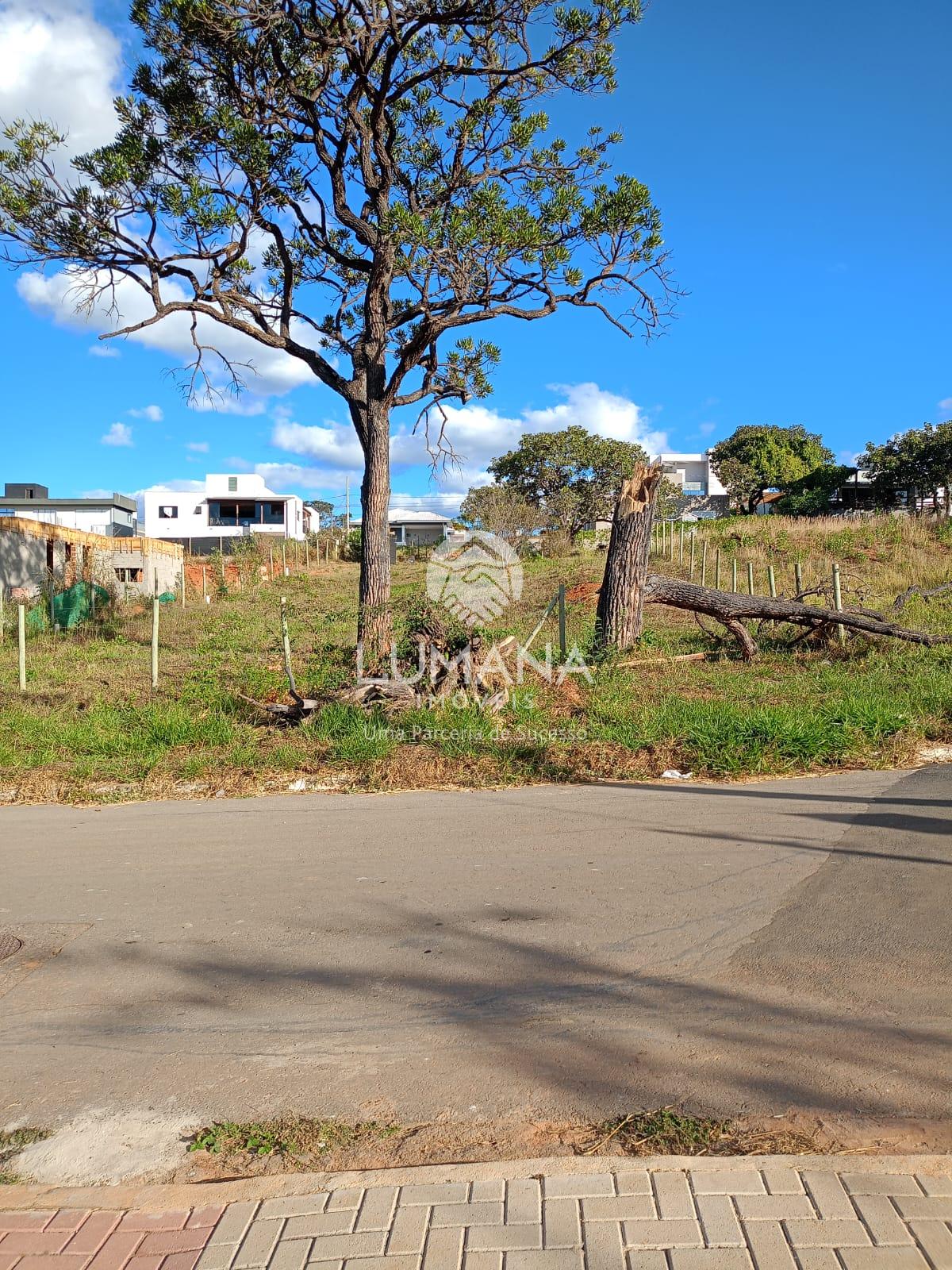 LOTE EM CONDOMÍNIO