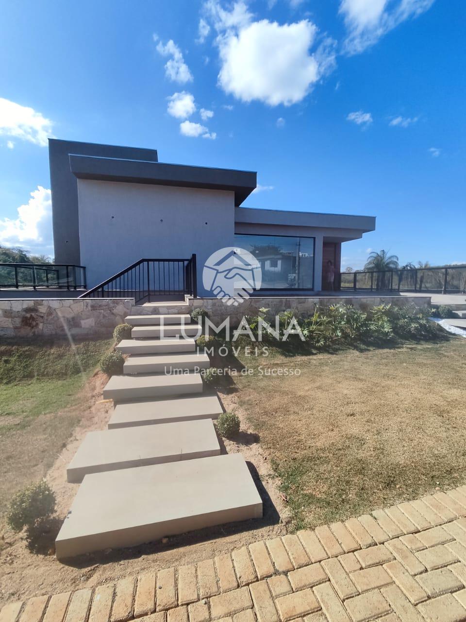 SOFISTICADA RESIDÊNCIA