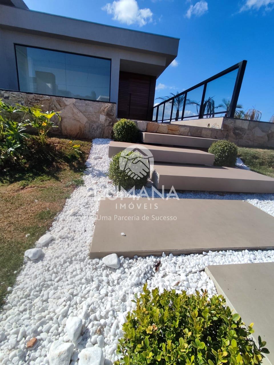 SOFISTICADA RESIDÊNCIA