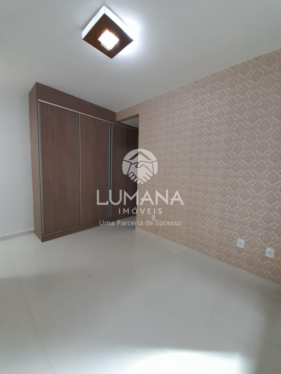 Casa em Lote  193 m²