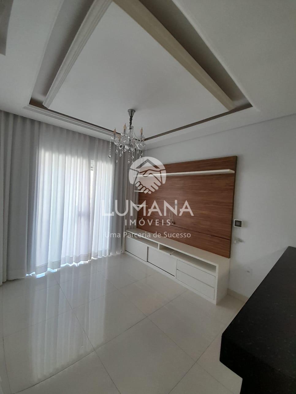 Casa em Lote  193 m²