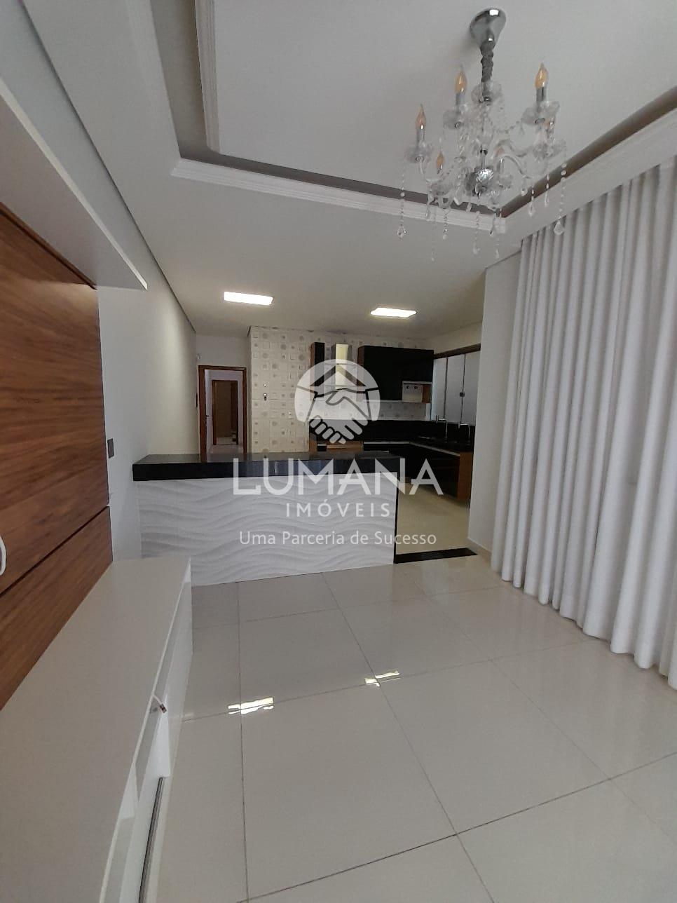 Casa em Lote  193 m²