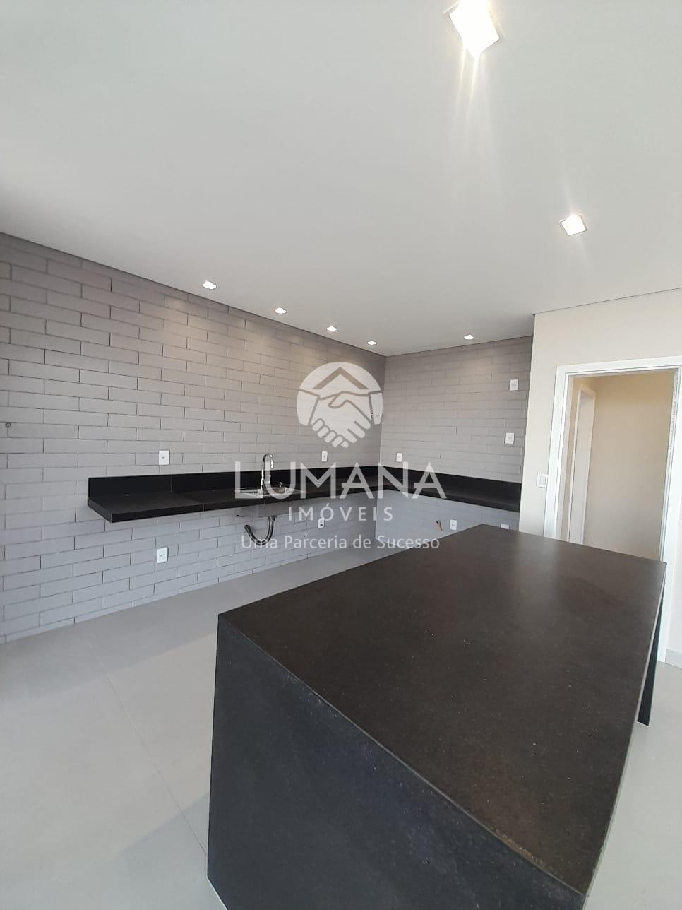 Casa C/Piscina em condomínio