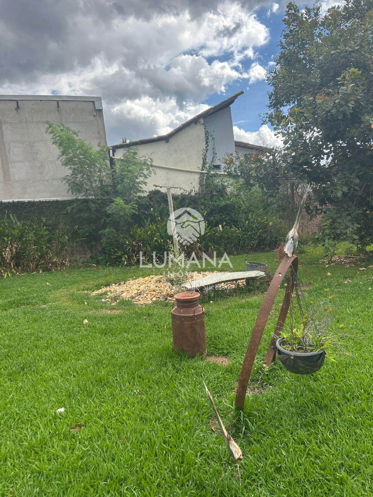 Casa Moderna em lote 3.700 m²