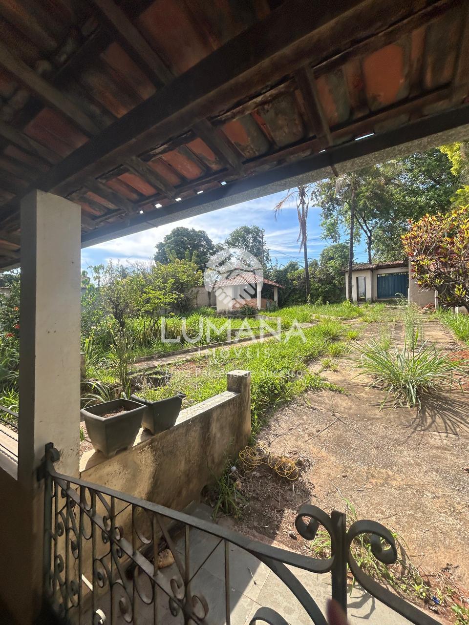 Casa em  lote 1.000 m²/Estilo Sítio