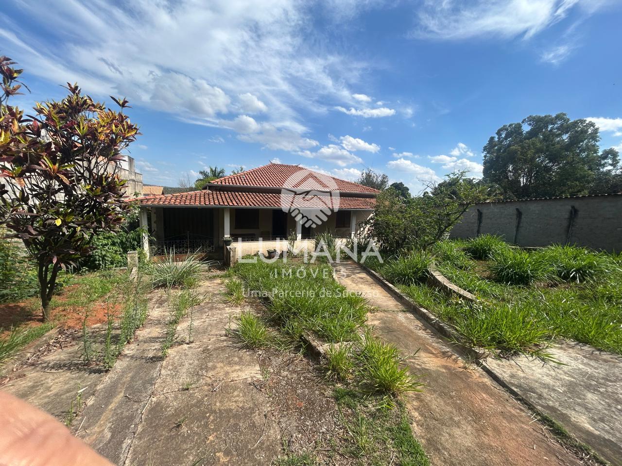 Casa em  lote 1.000 m²/Estilo Sítio