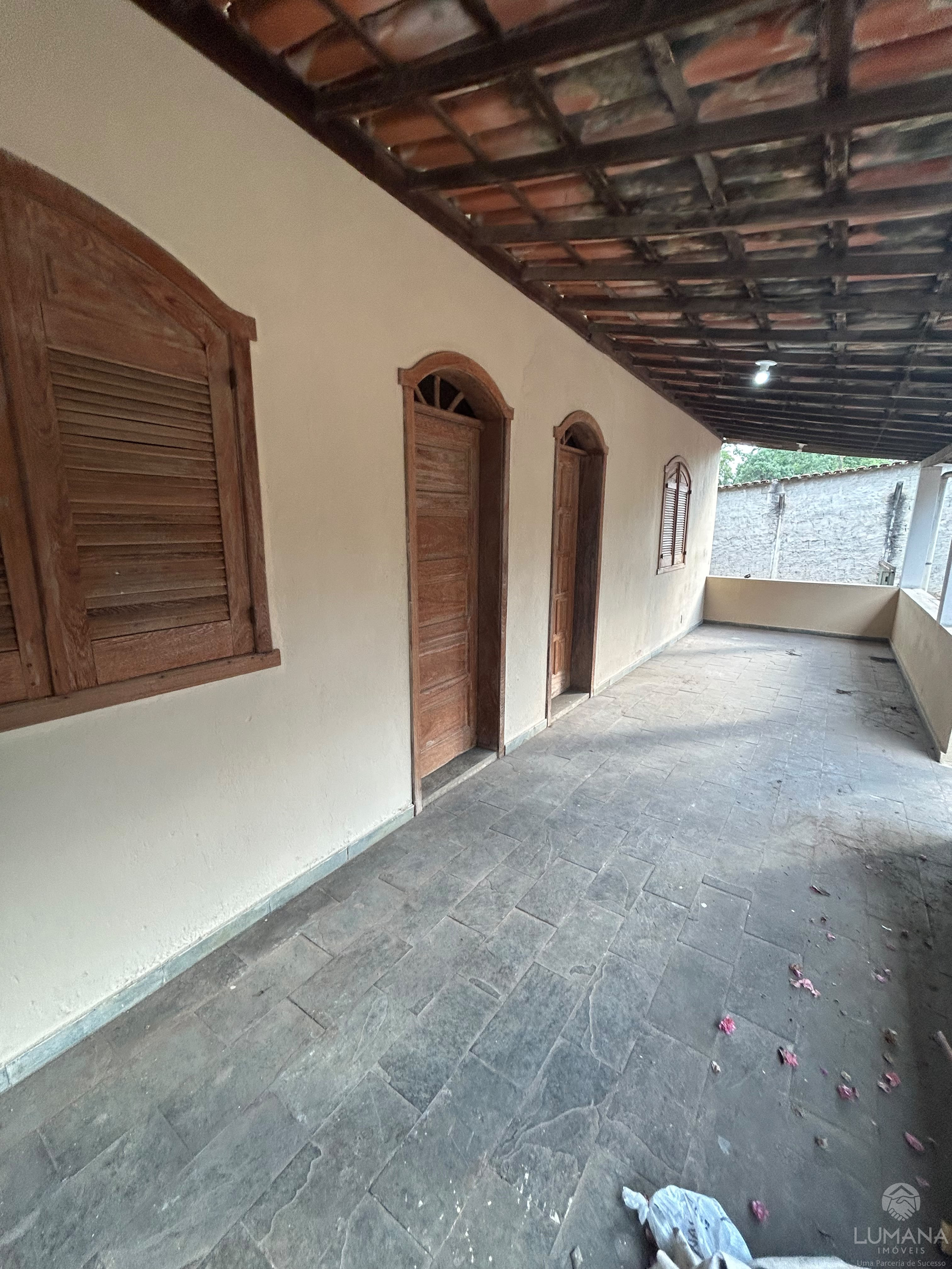 Casa em  lote 1.000 m²/Estilo Sítio