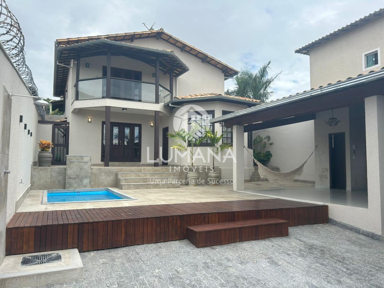 Casa com piscina