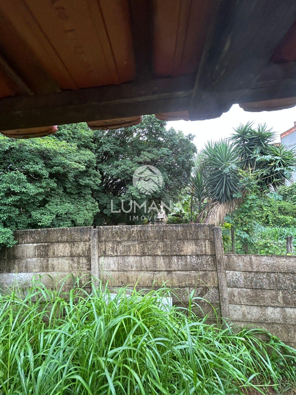 Casa c/Terreno 1.220 m² - Centro