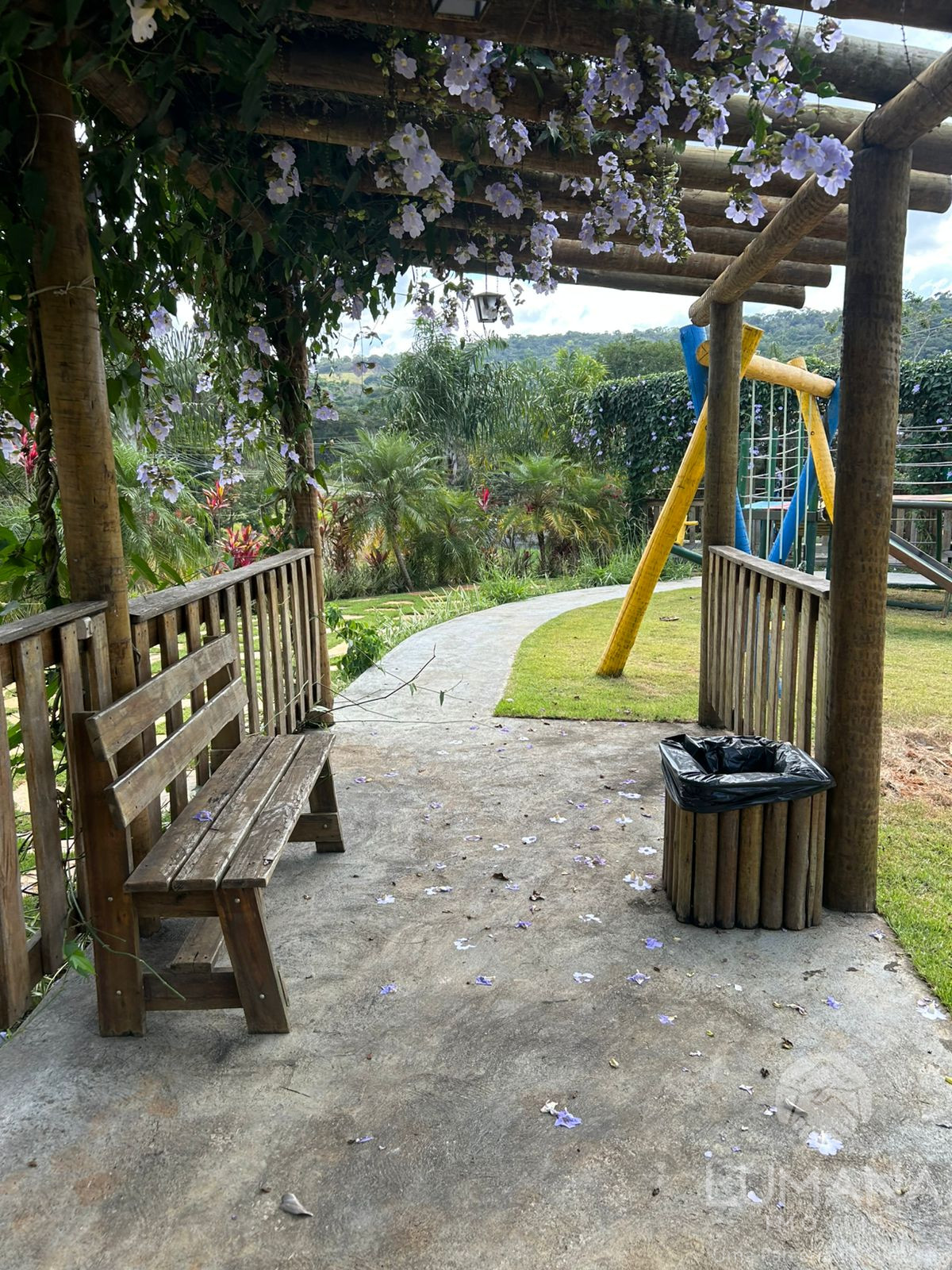 Lote em condomínio