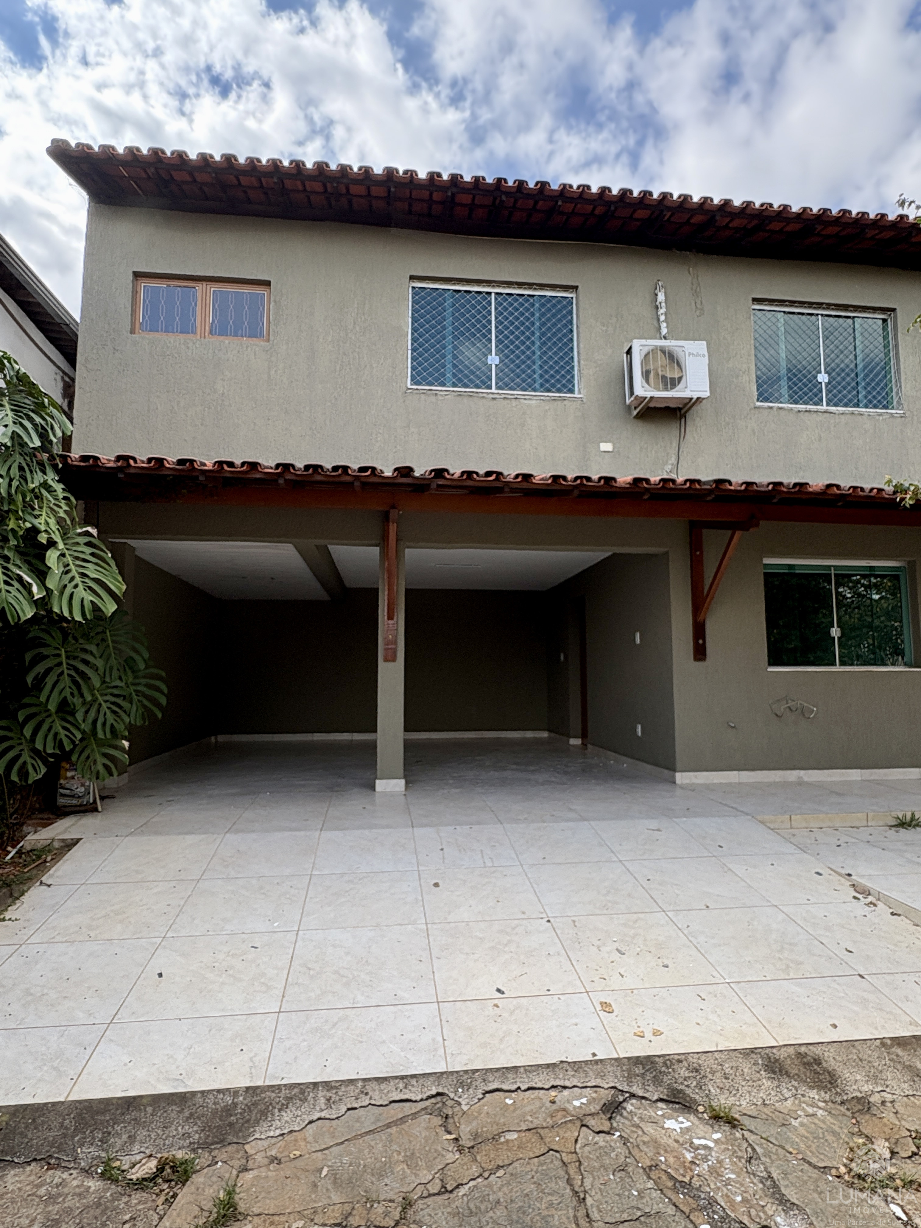 CASA COM QUINTAL