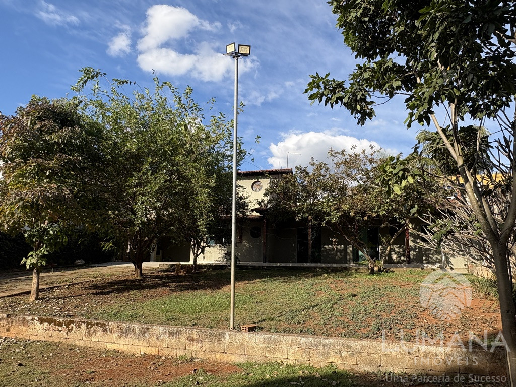 CASA COM QUINTAL