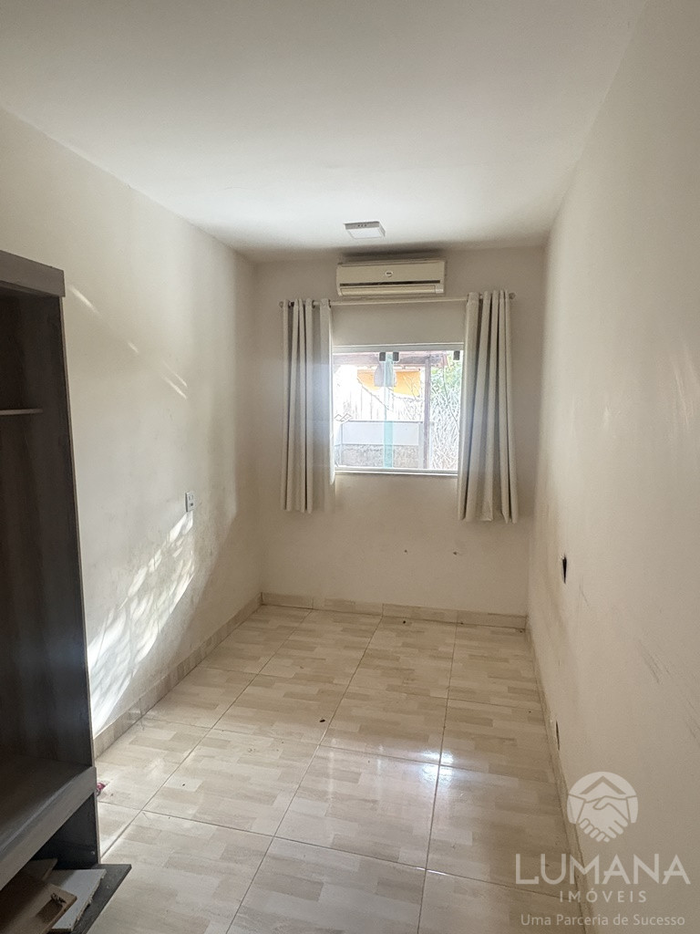 CASA COM QUINTAL