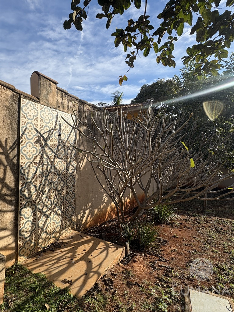 CASA COM QUINTAL