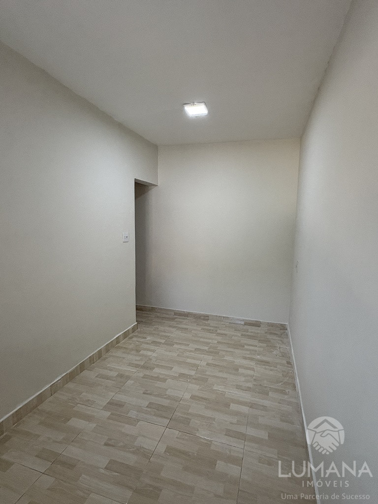 CASA COM QUINTAL