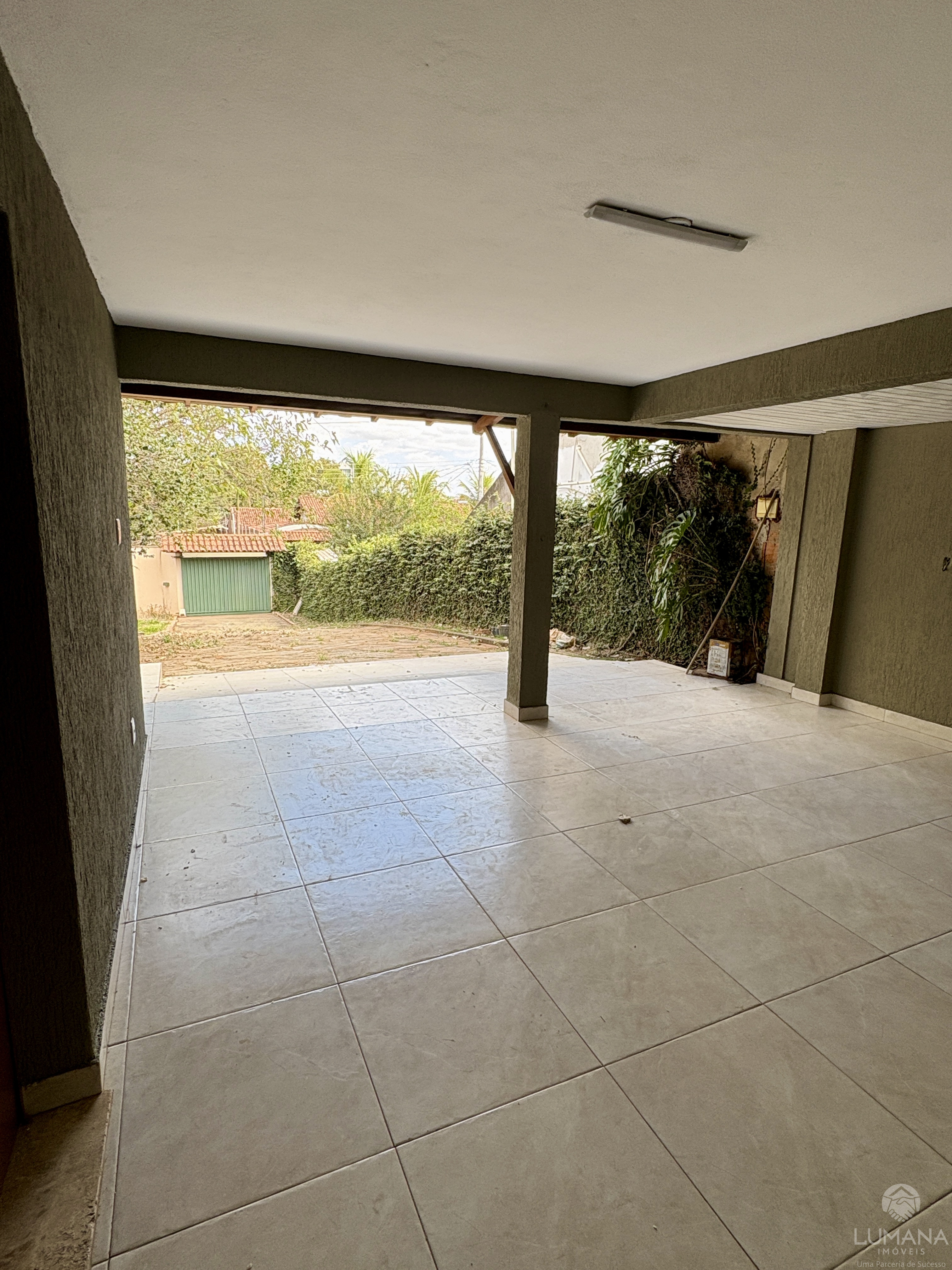 CASA COM QUINTAL