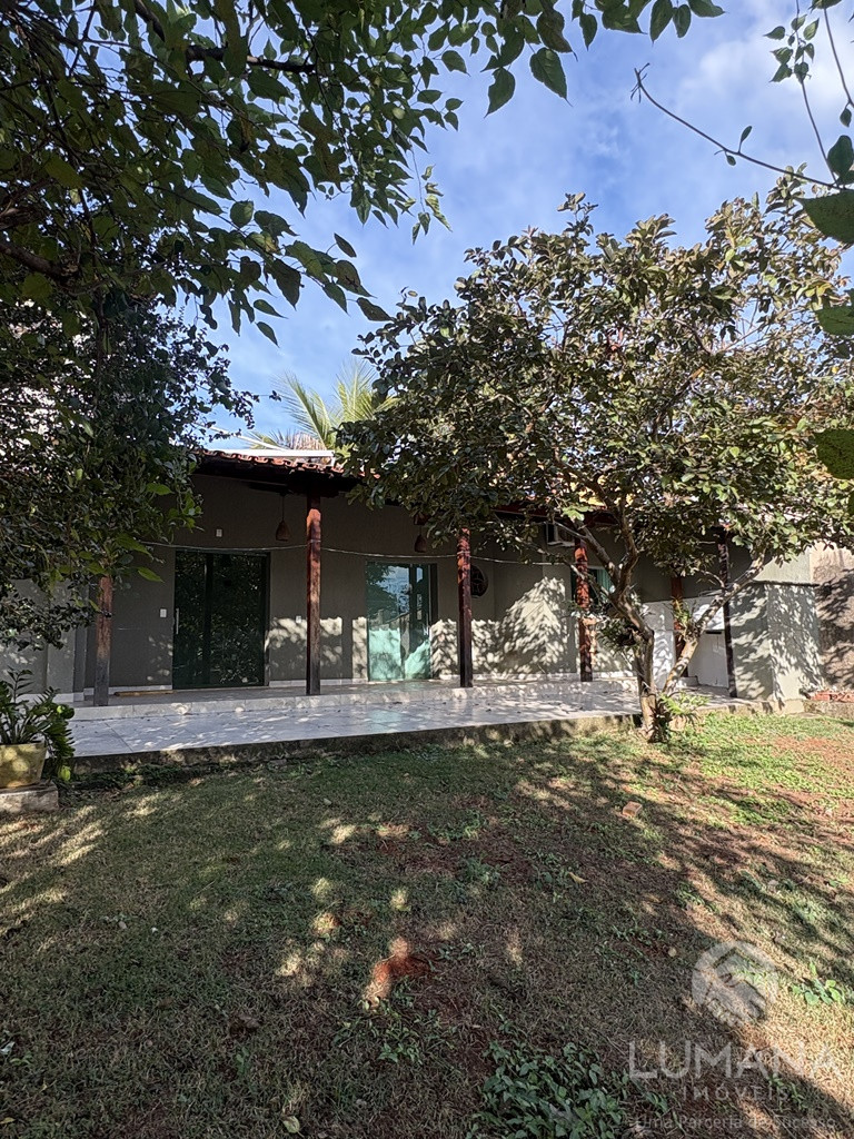 CASA COM QUINTAL
