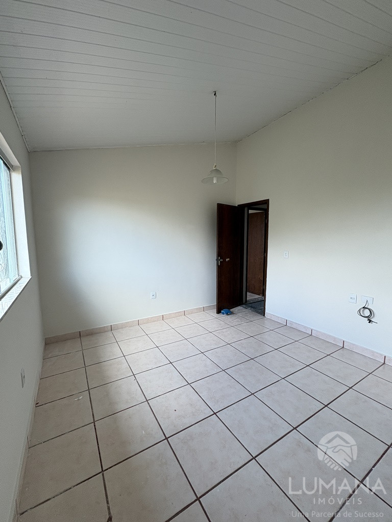 CASA COM QUINTAL