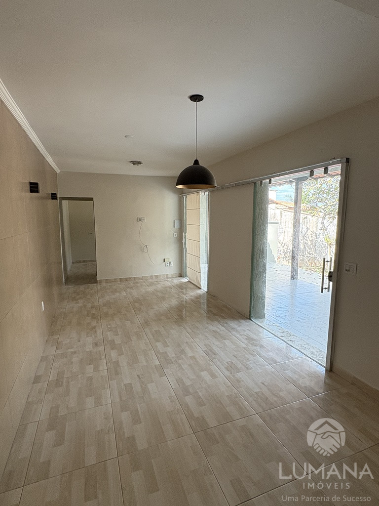 CASA COM QUINTAL