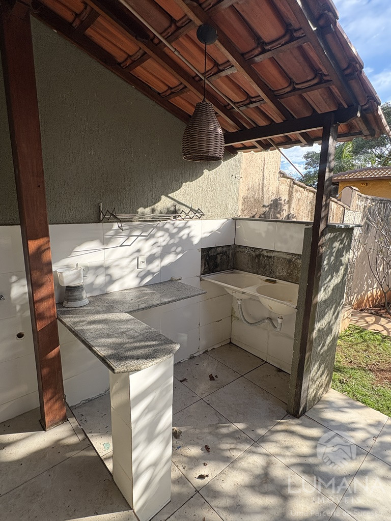 CASA COM QUINTAL