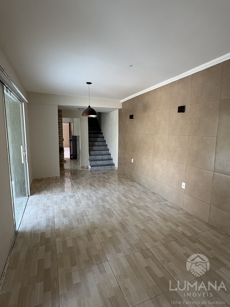 CASA COM QUINTAL