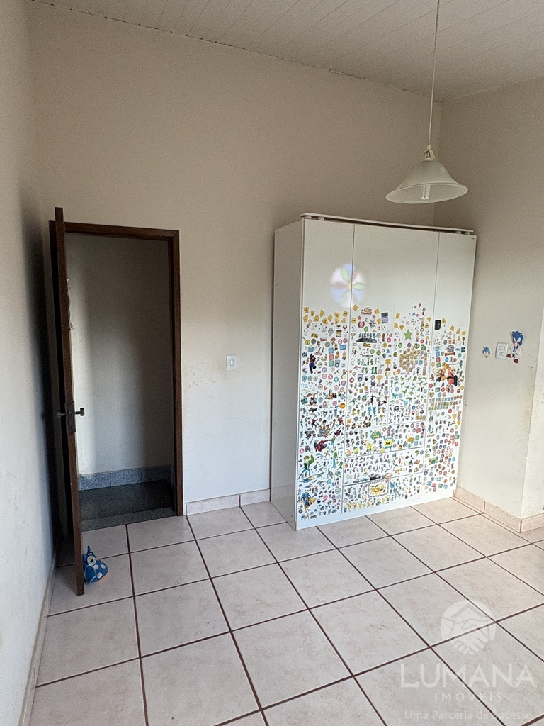 CASA COM QUINTAL