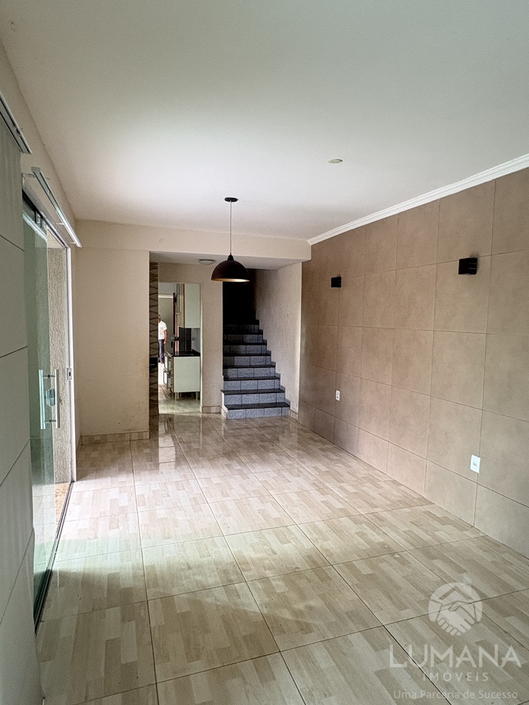 CASA COM QUINTAL