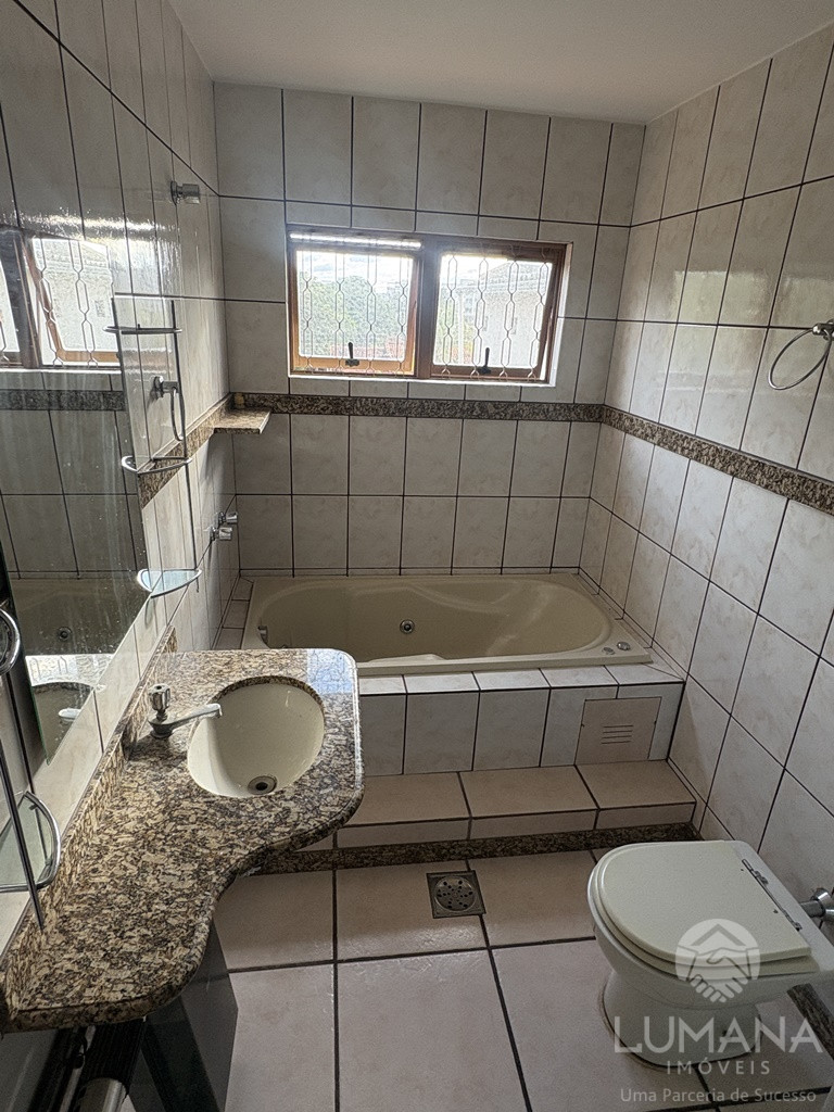 CASA COM QUINTAL