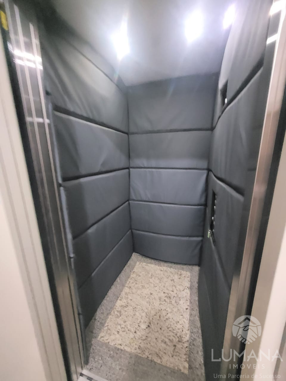 Apartamento  02 Áreas privativas