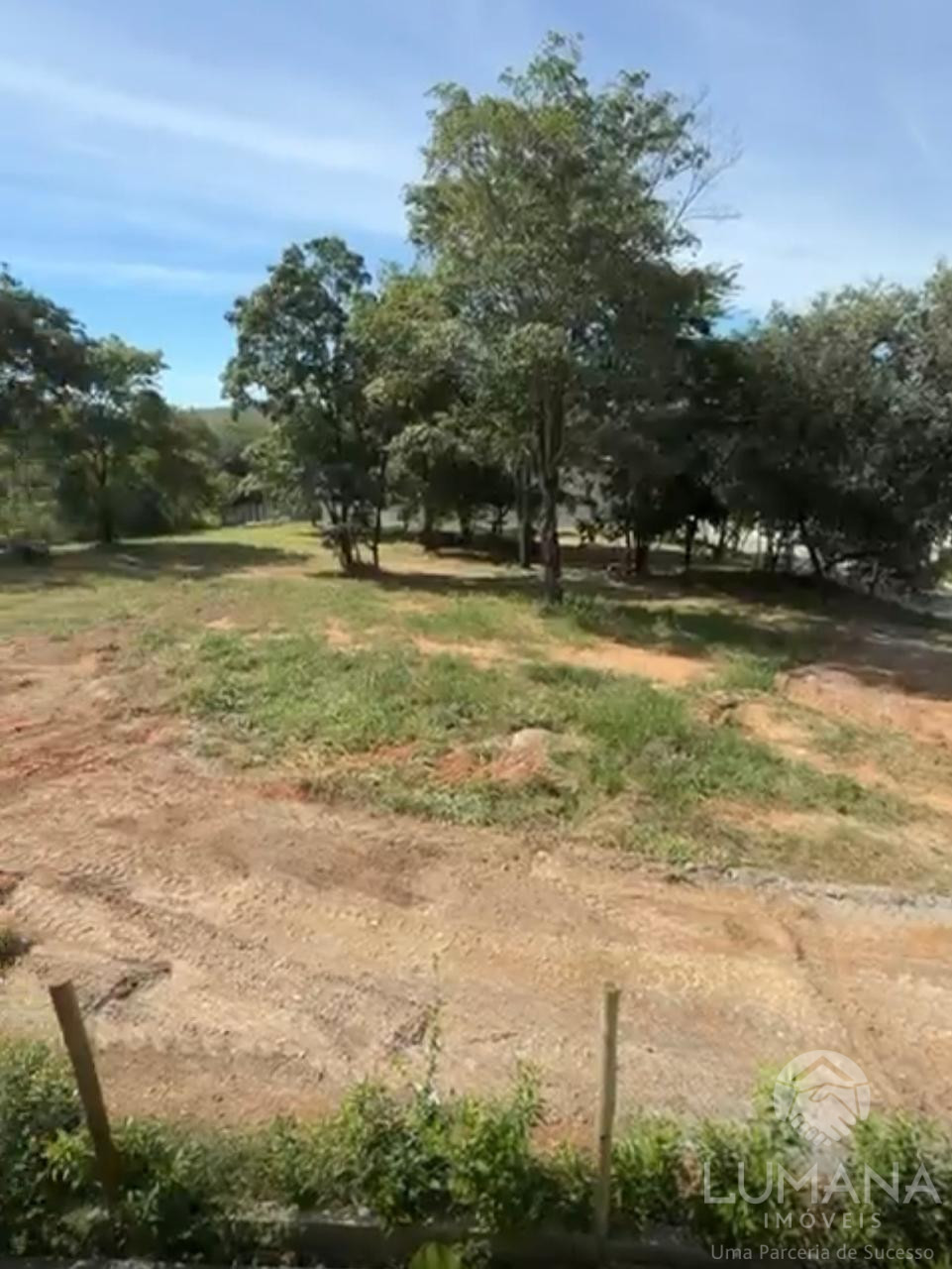 Lote em condomínio Clube