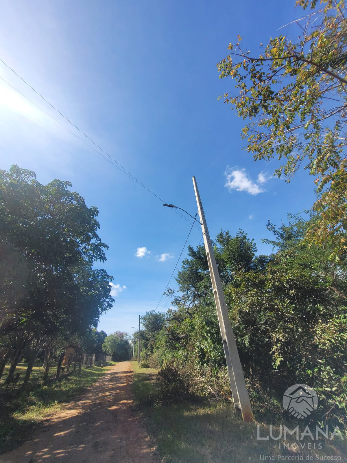 Área/ Terreno