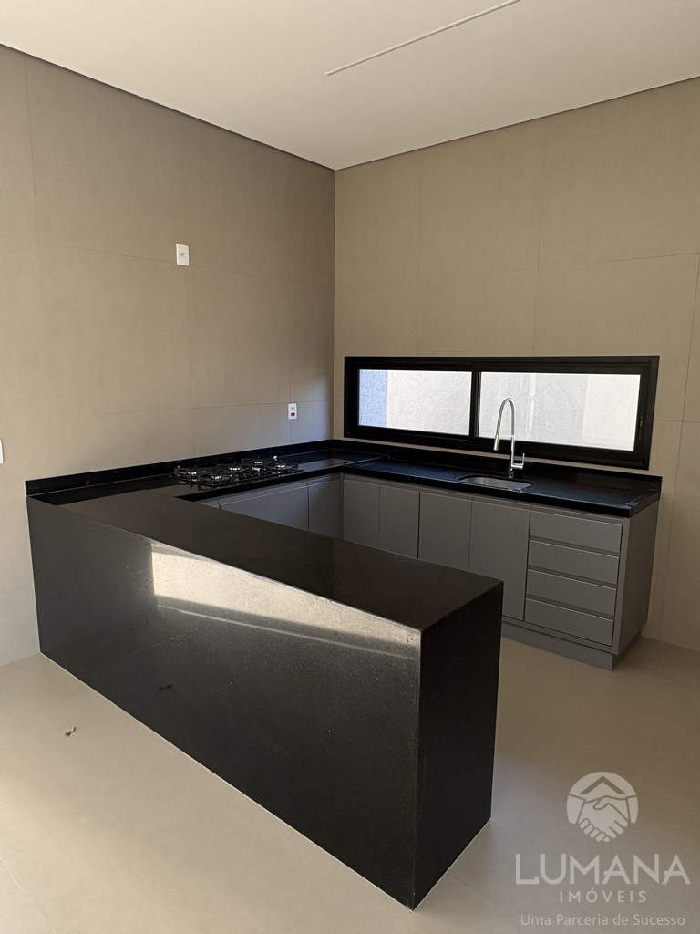 Casa em condomínio