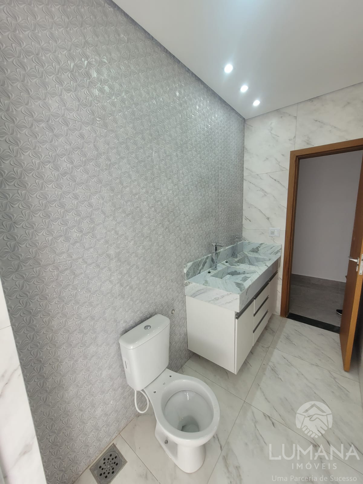 Casa em condomínio em área central
