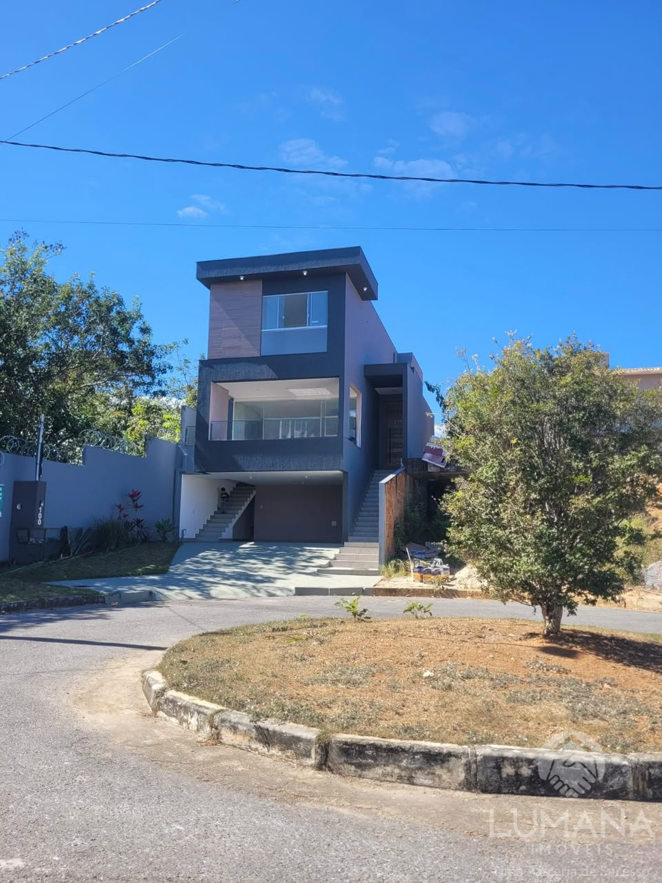 Casa em condomínio em área central