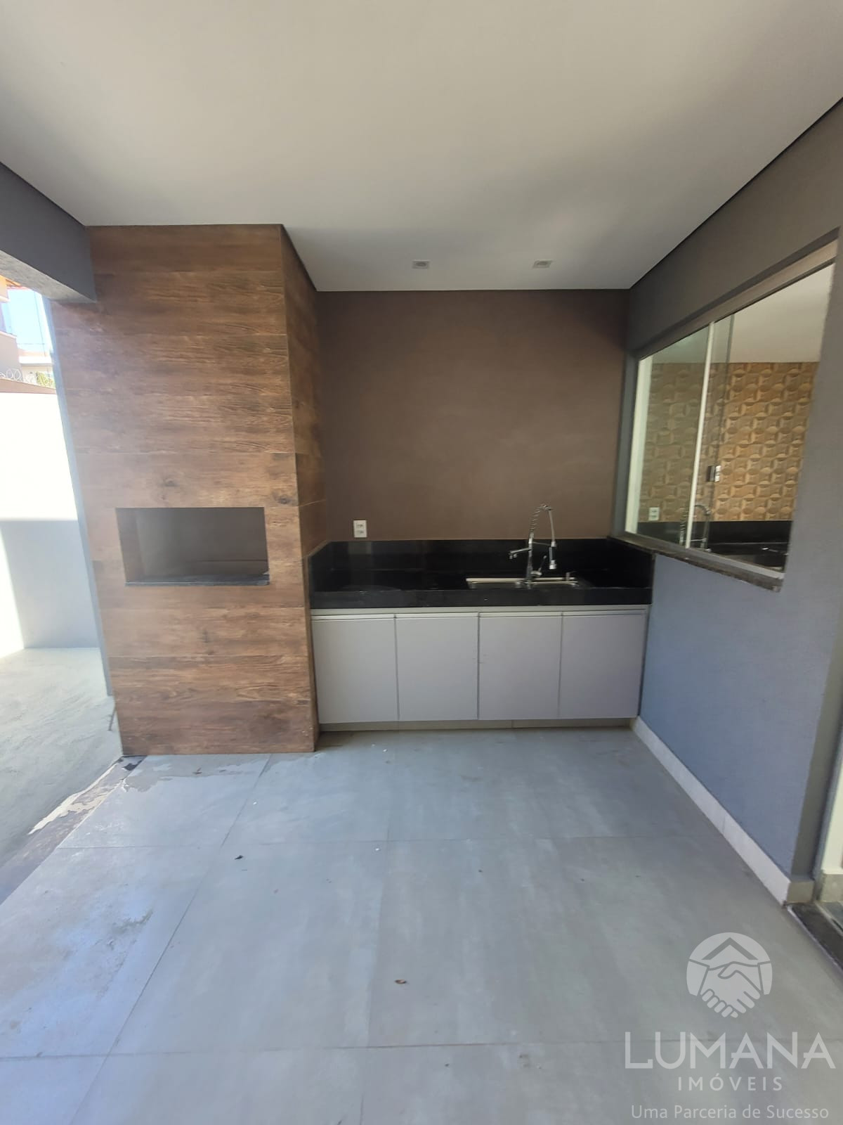 Casa em condomínio em área central