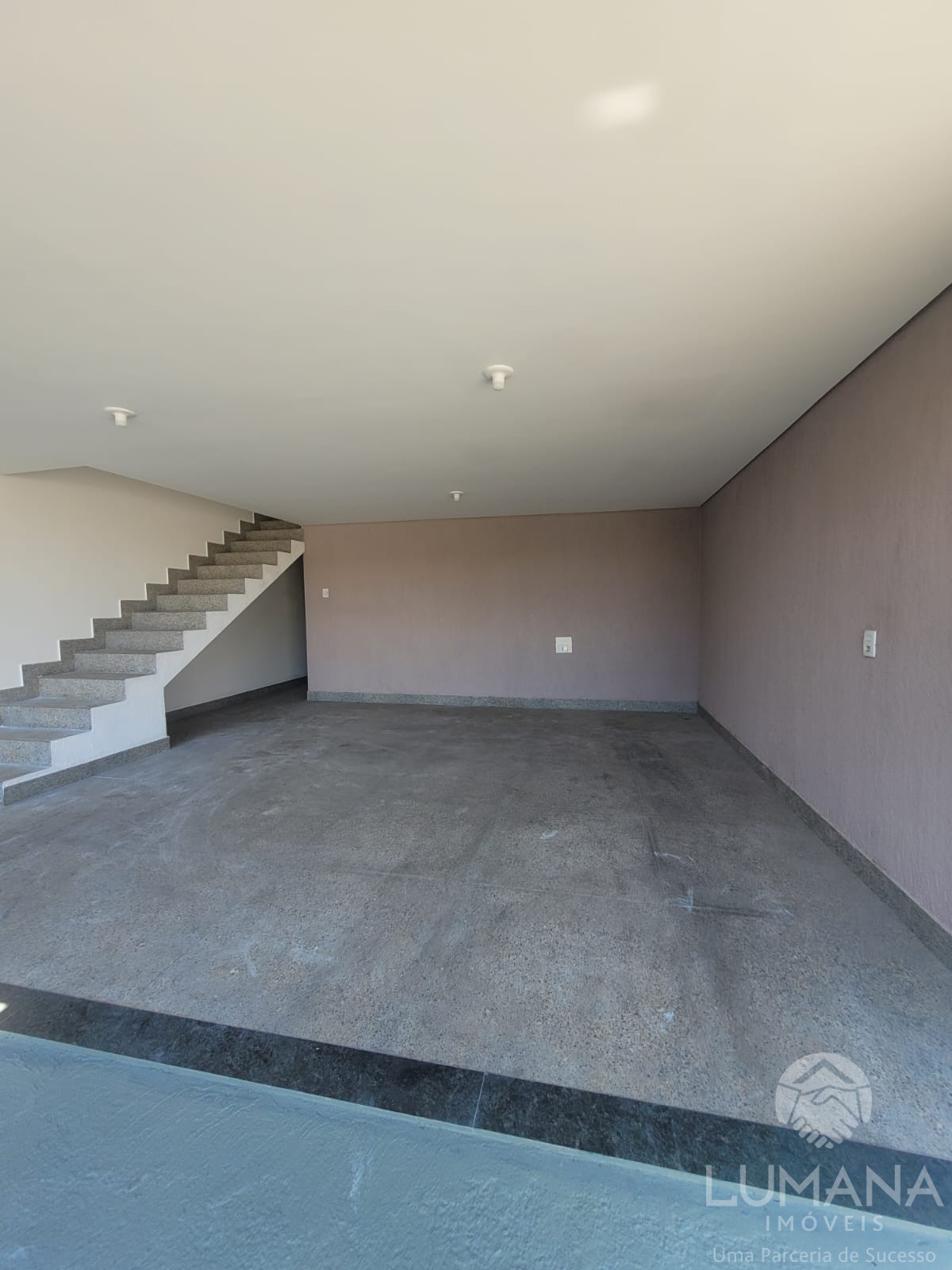 Casa em condomínio em área central